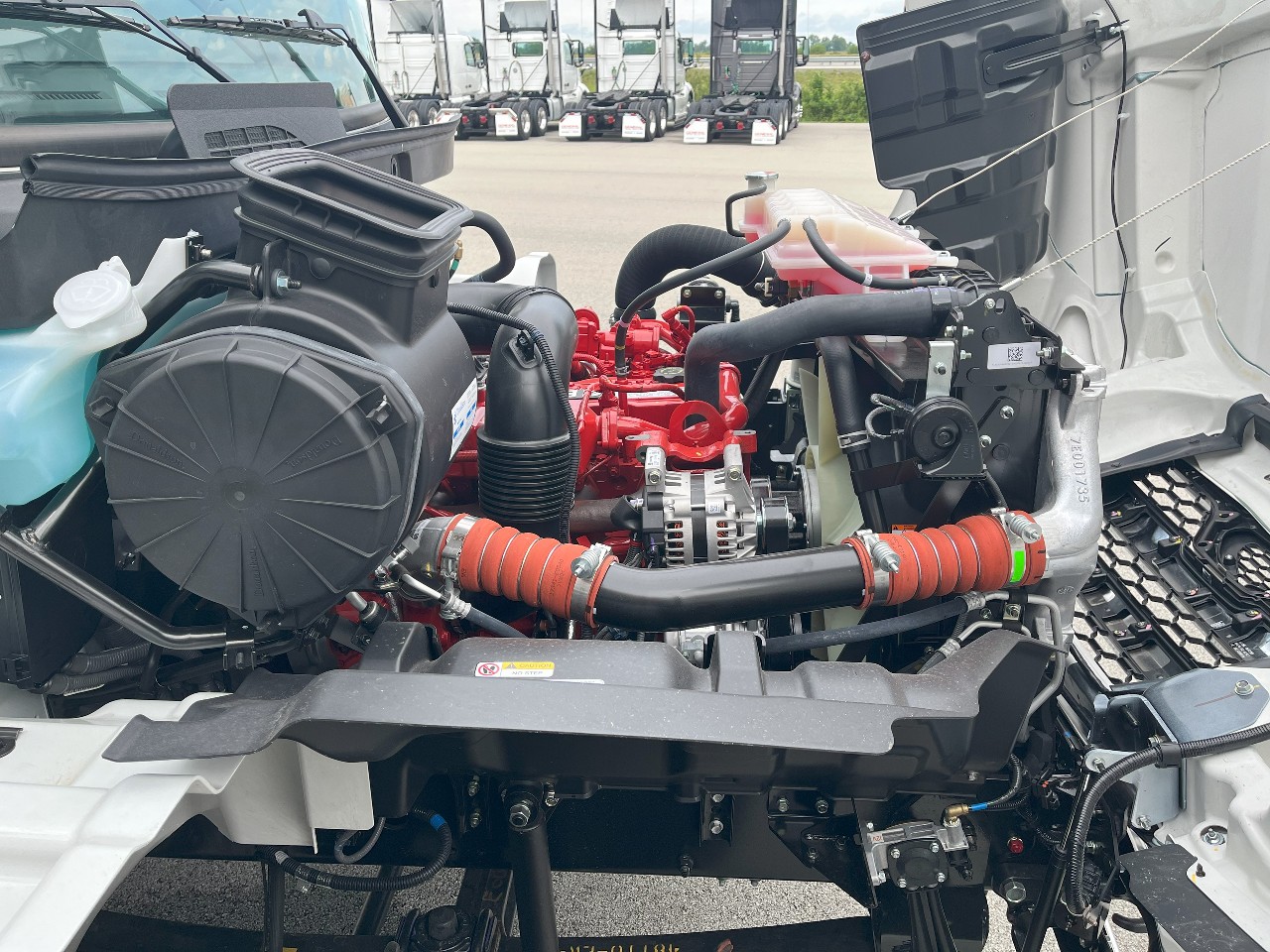 2025 Hino - image 17