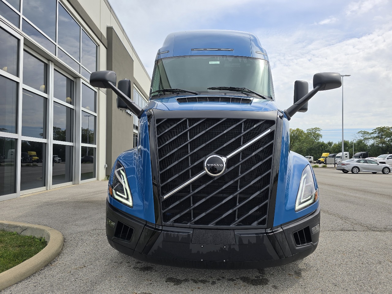 2026 Volvo - image 2