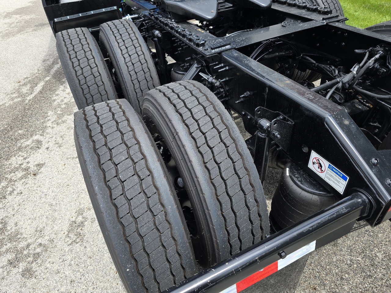 2026 Volvo - image 4