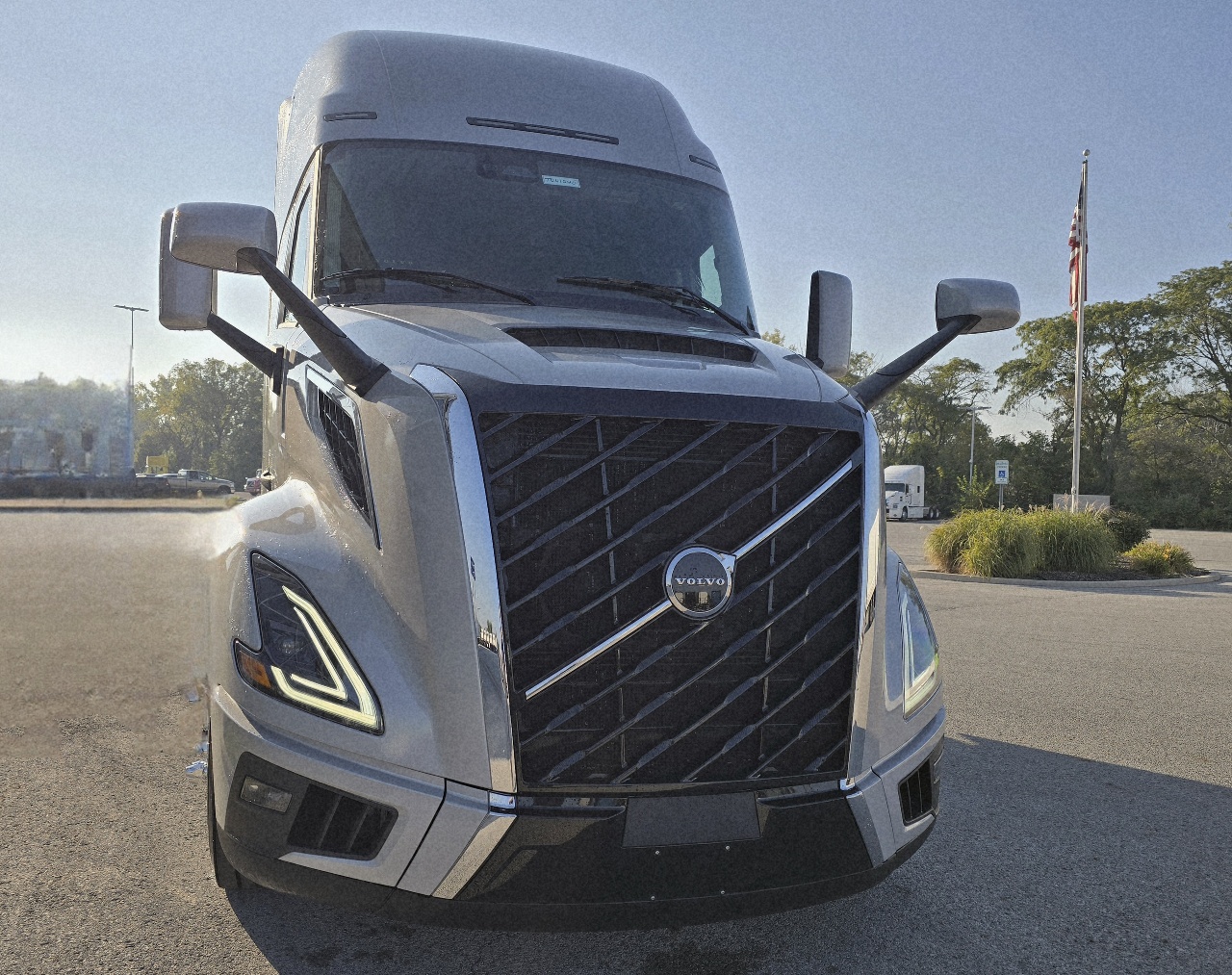 2026 Volvo - image 3