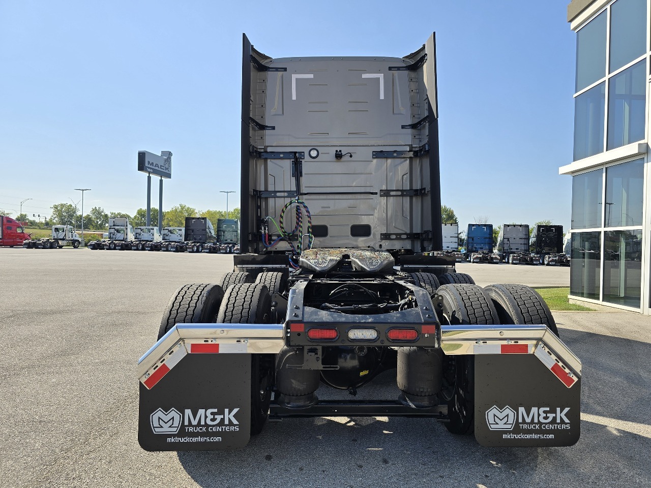 2026 Volvo - image 6