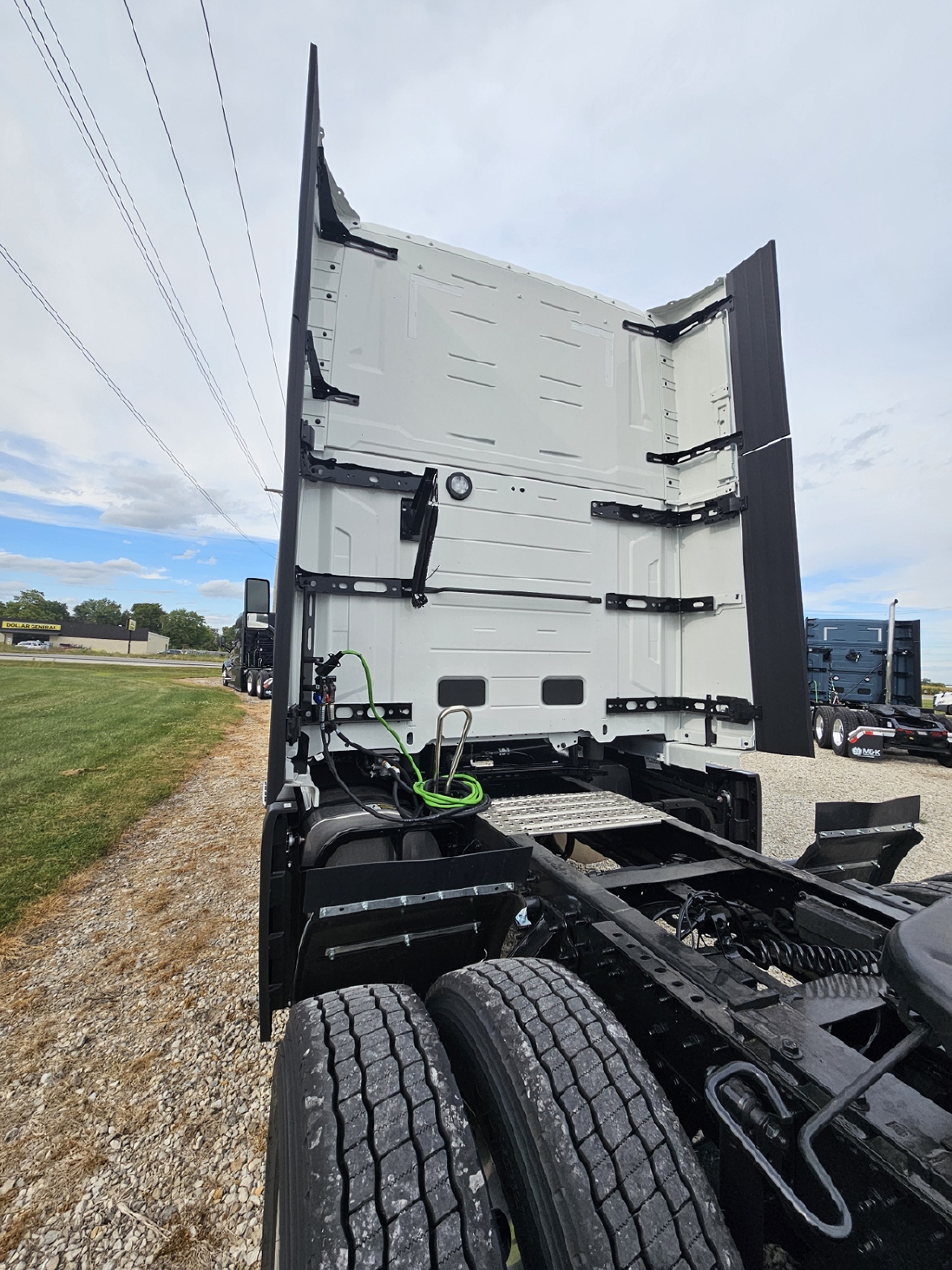 2026 Volvo - image 2