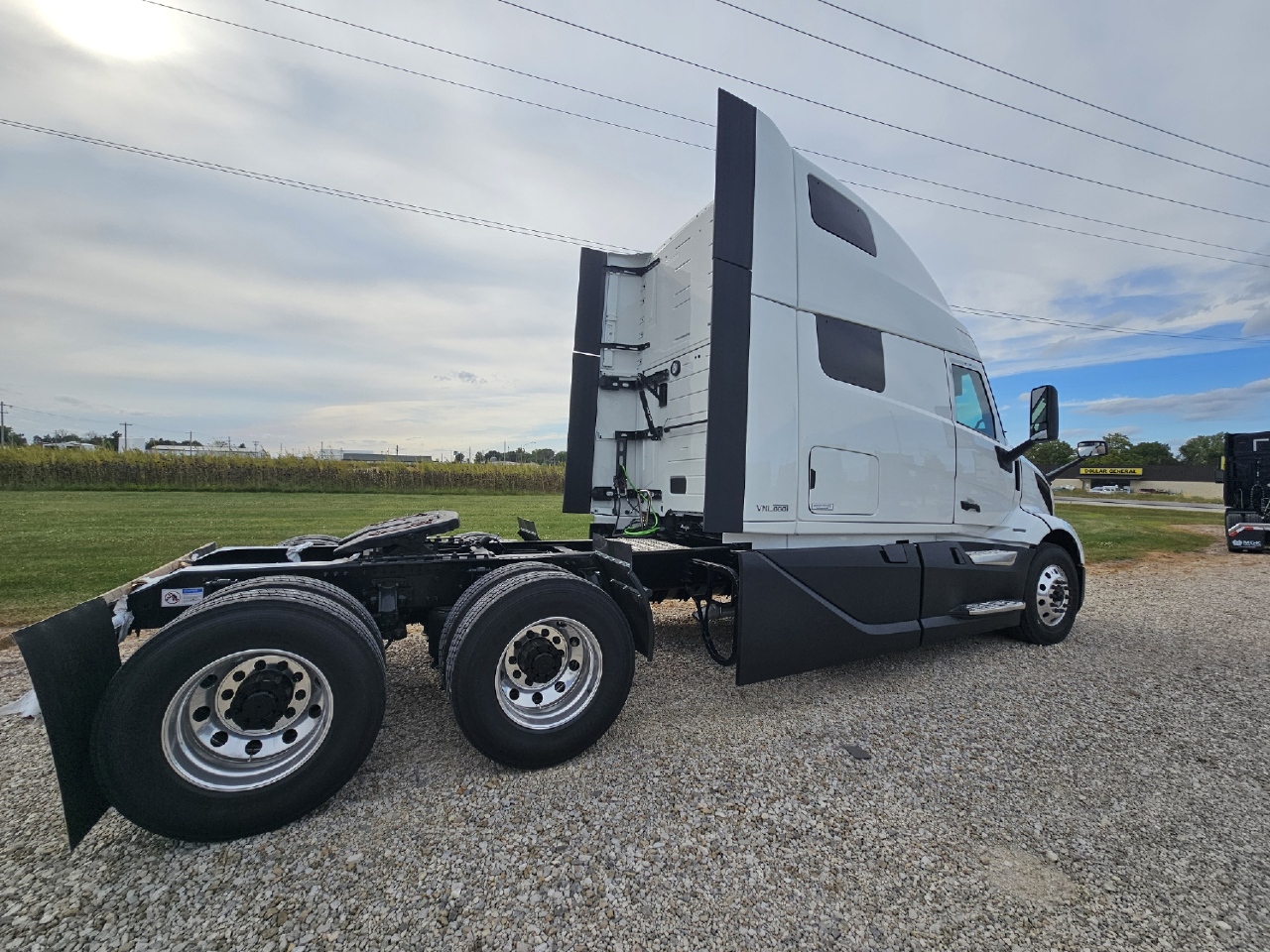 2026 Volvo - image 3