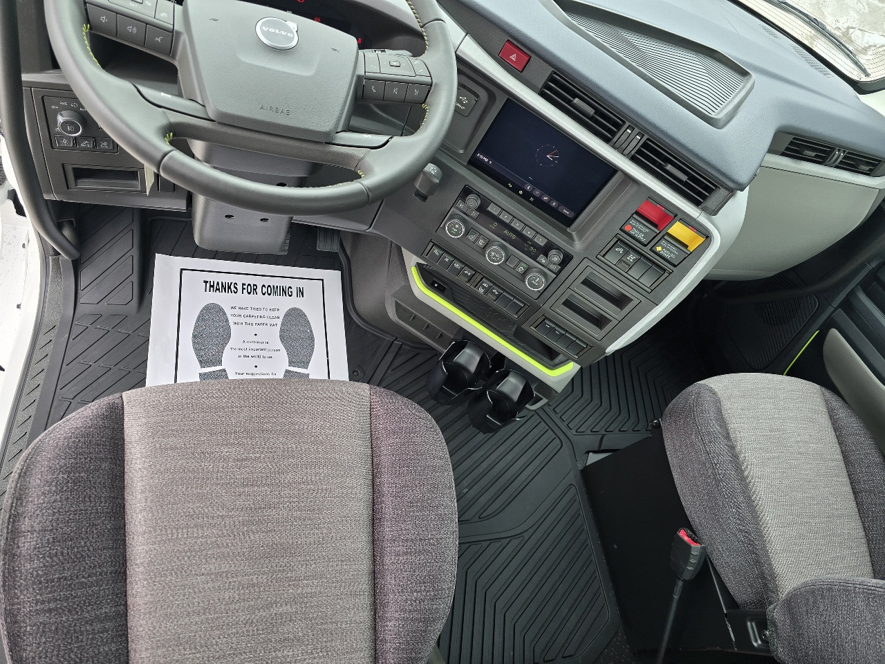2026 Volvo - image 11