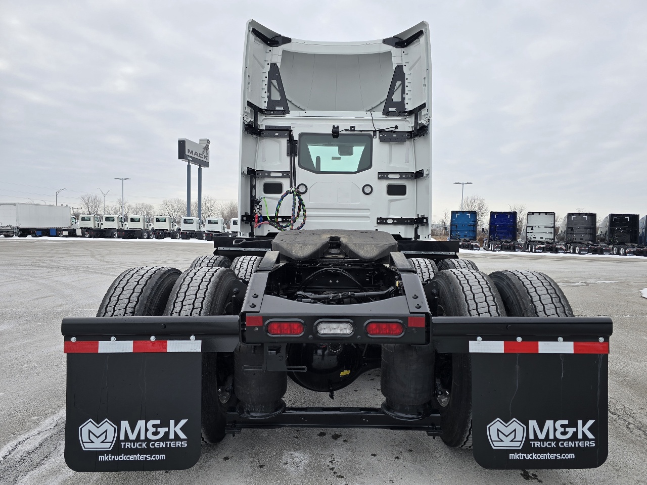 2026 Volvo - image 5