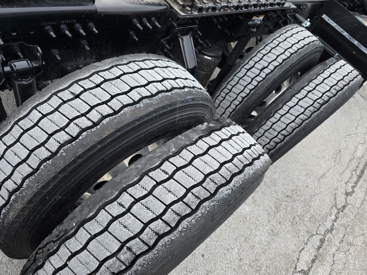 2026 Volvo - image 6