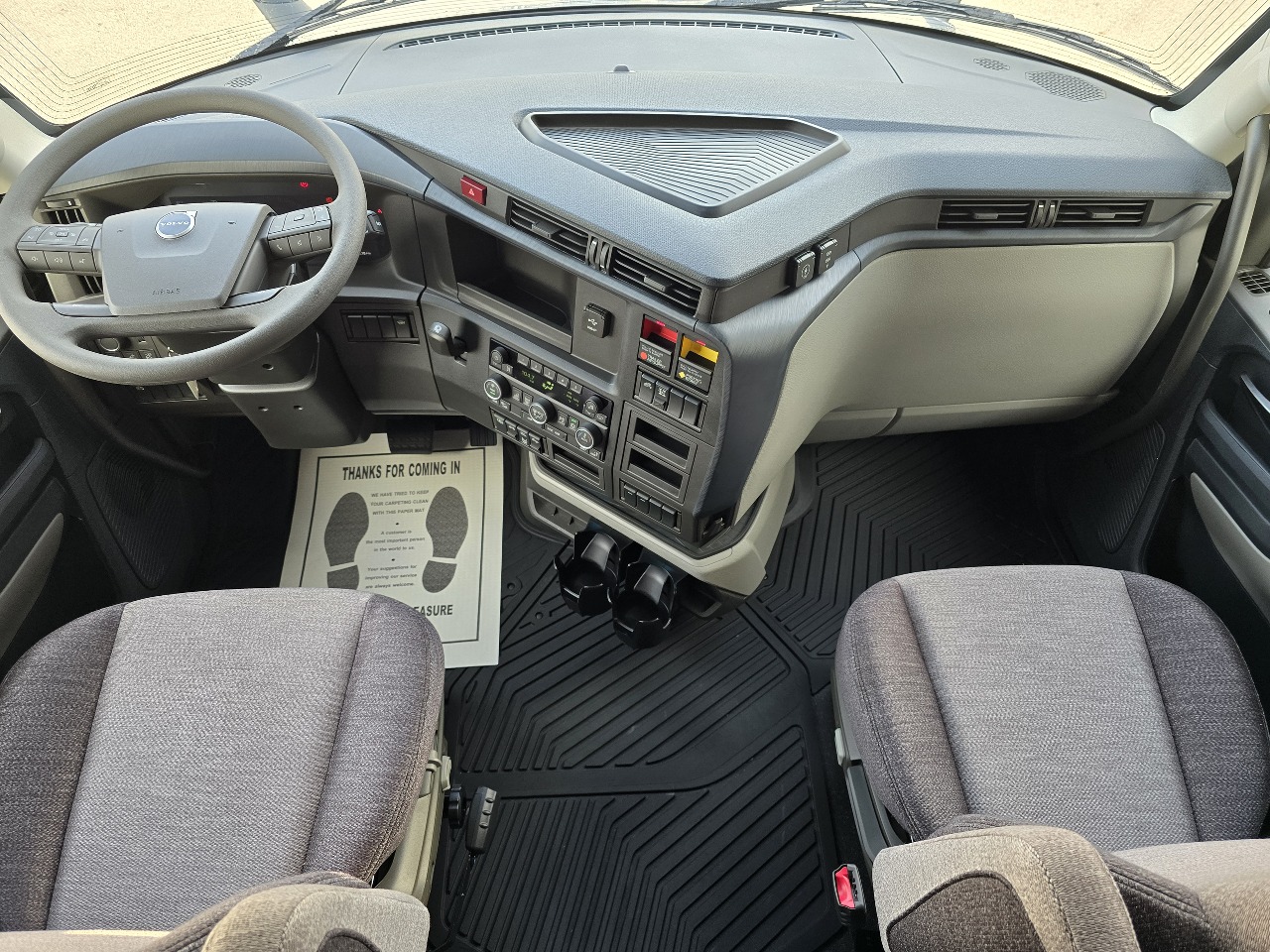 2026 Volvo - image 11