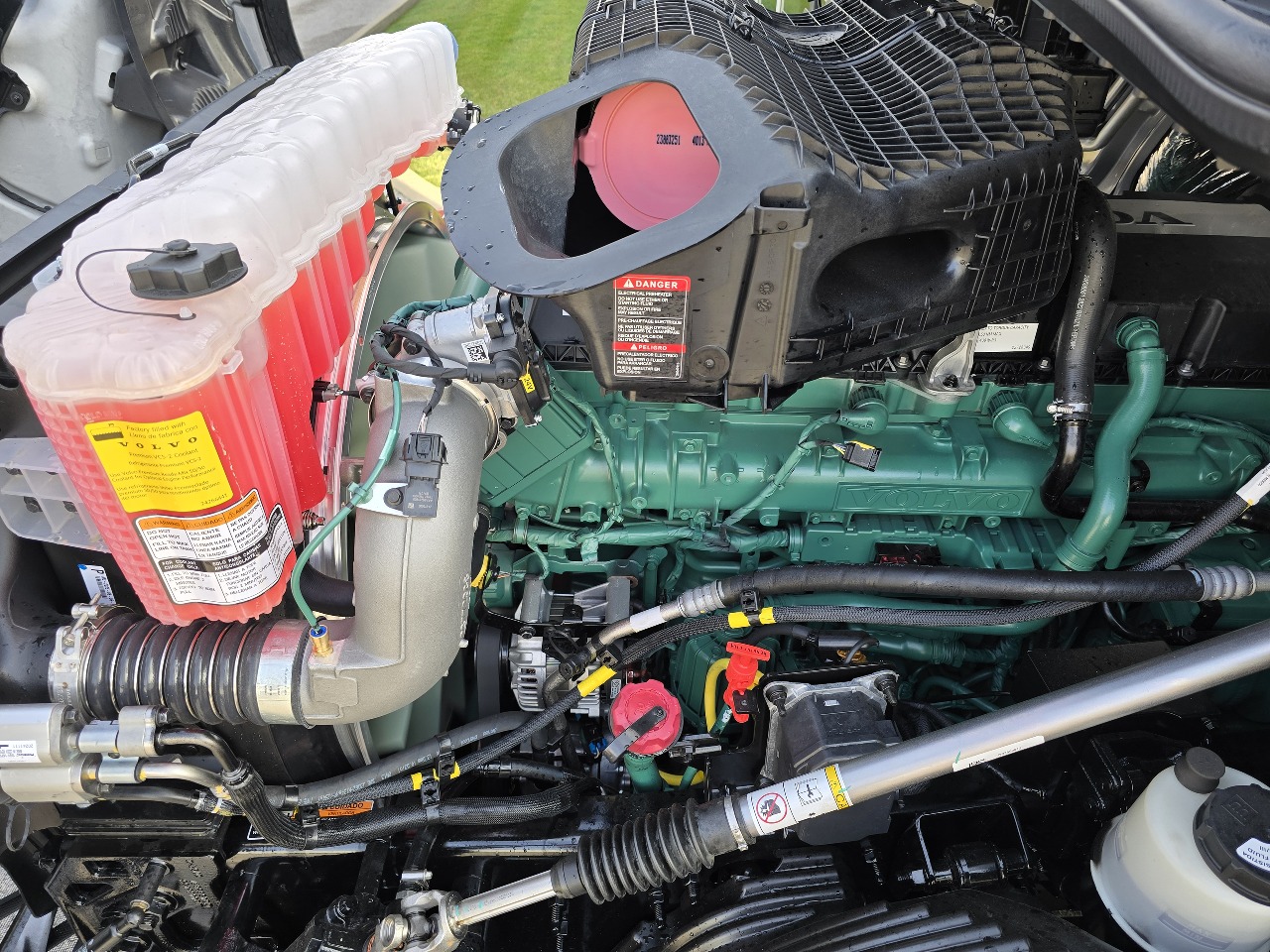 2026 Volvo - image 15