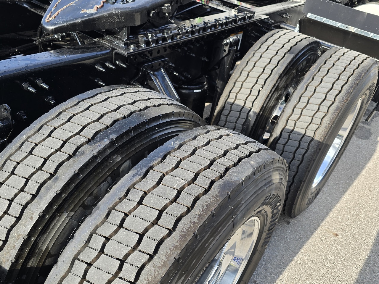 2026 Volvo - image 6