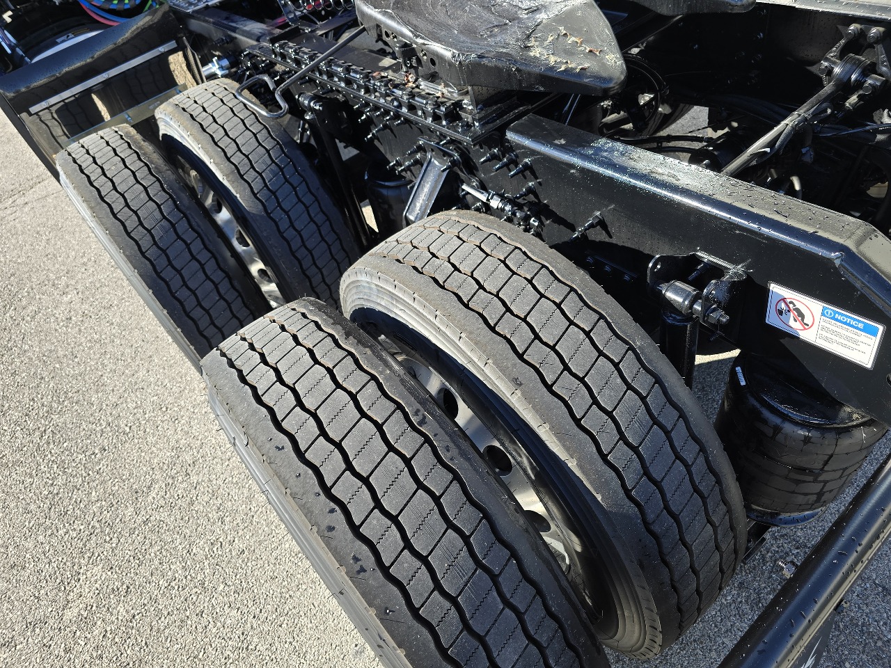 2026 Volvo - image 15