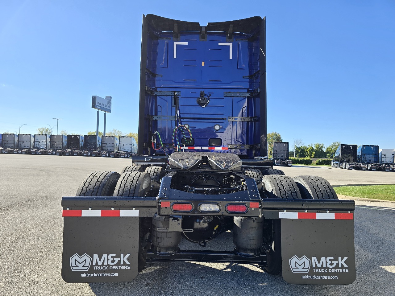 2026 Volvo - image 3