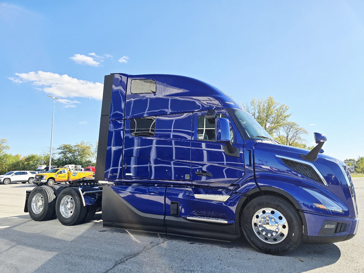 2026 Volvo - image 4