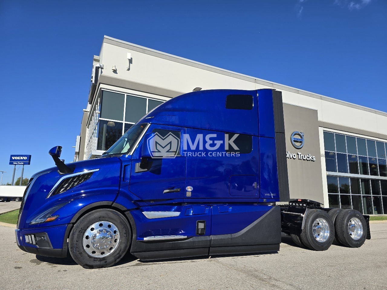 2026 Volvo - image 5