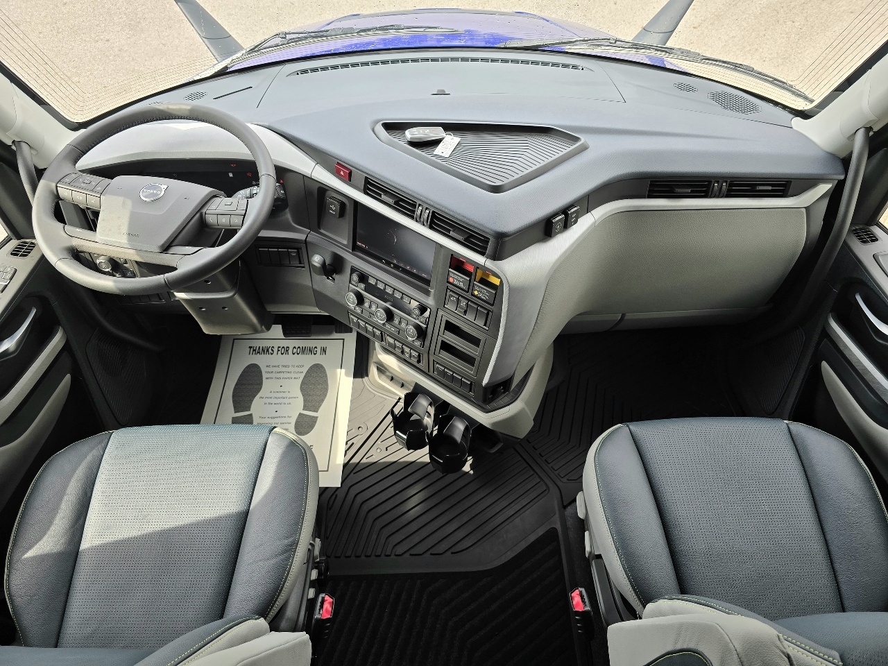 2026 Volvo - image 11