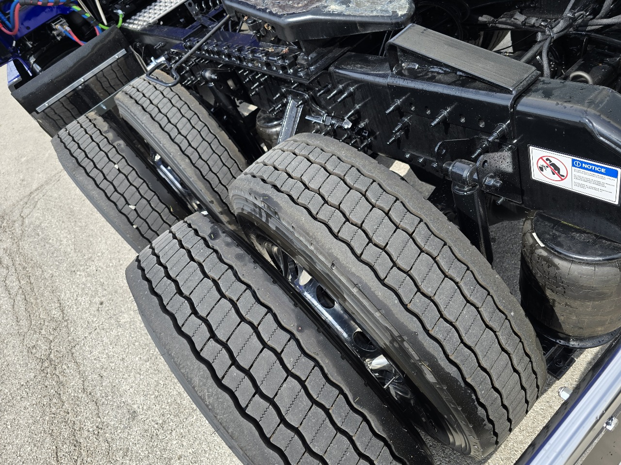 2026 Volvo - image 4