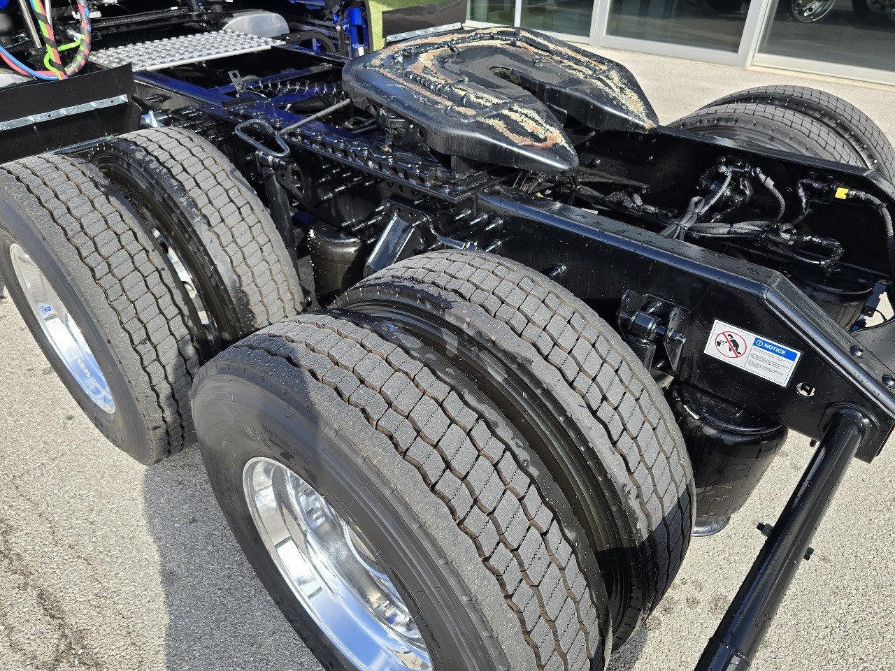 2026 Volvo - image 4