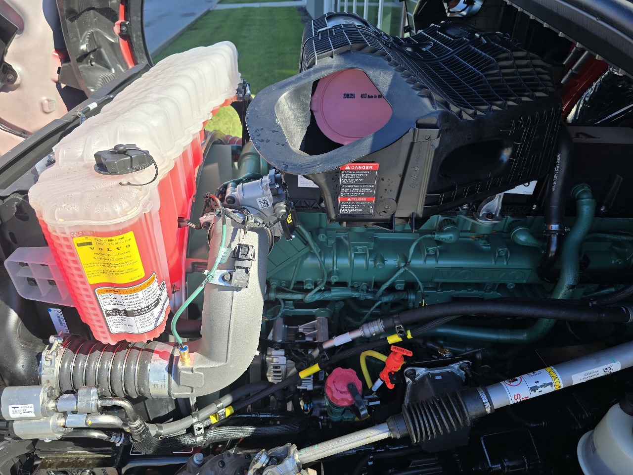 2026 Volvo - image 15