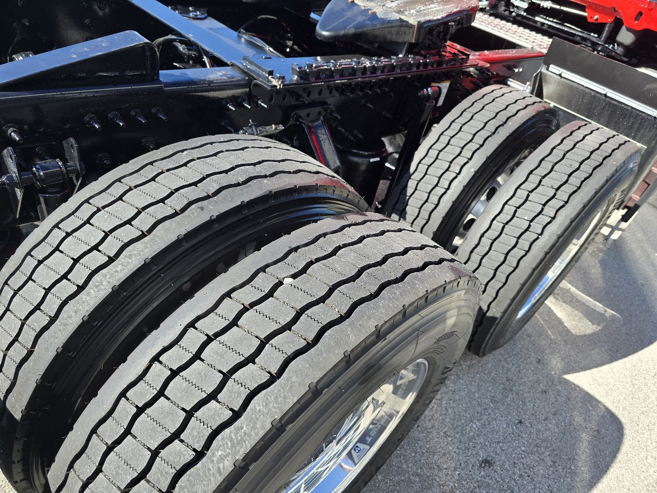 2026 Volvo - image 6