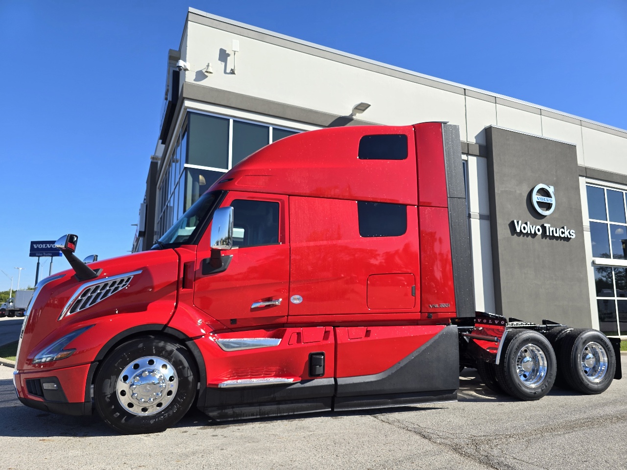 2026 Volvo - image 7