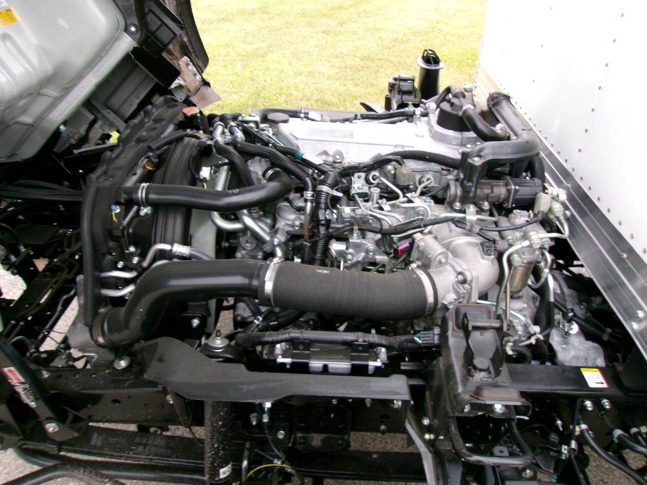 2024 Isuzu - image 12