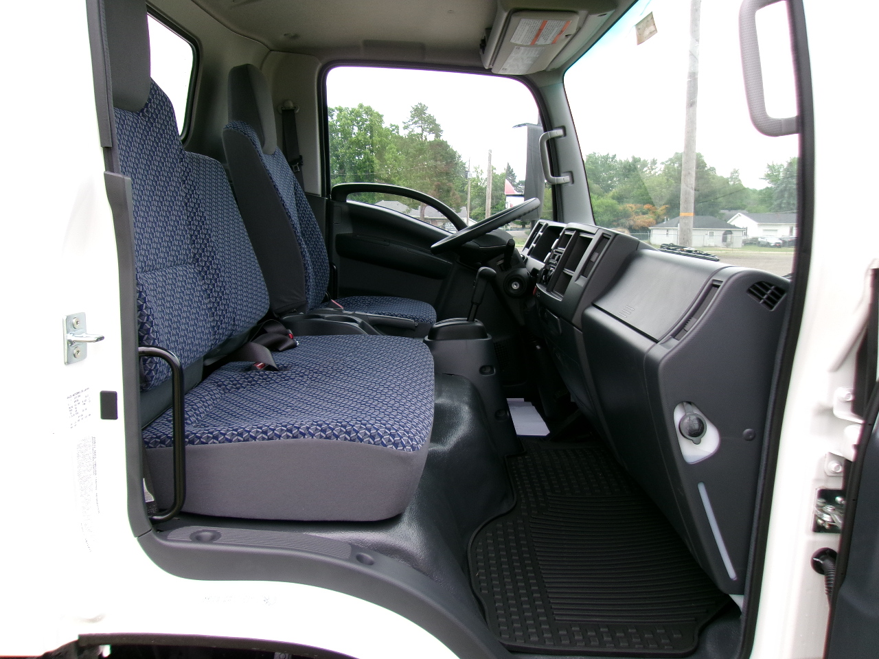 2024 Isuzu - image 7