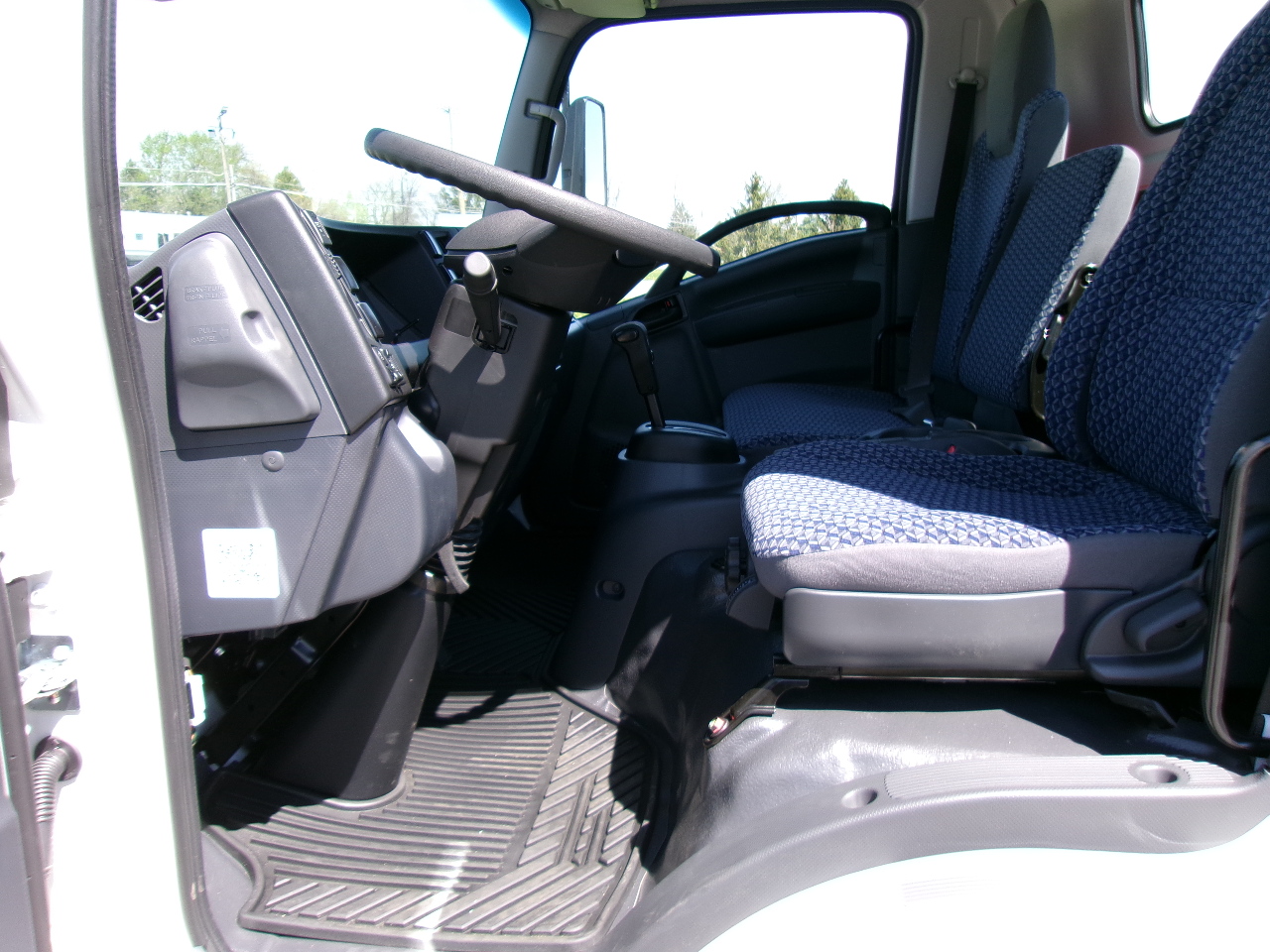 2026 Isuzu - image 3