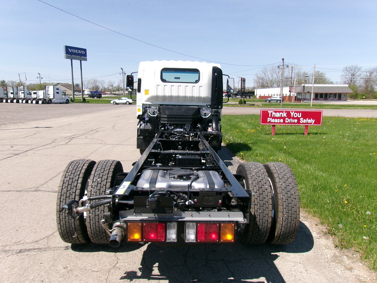 2026 Isuzu - image 9