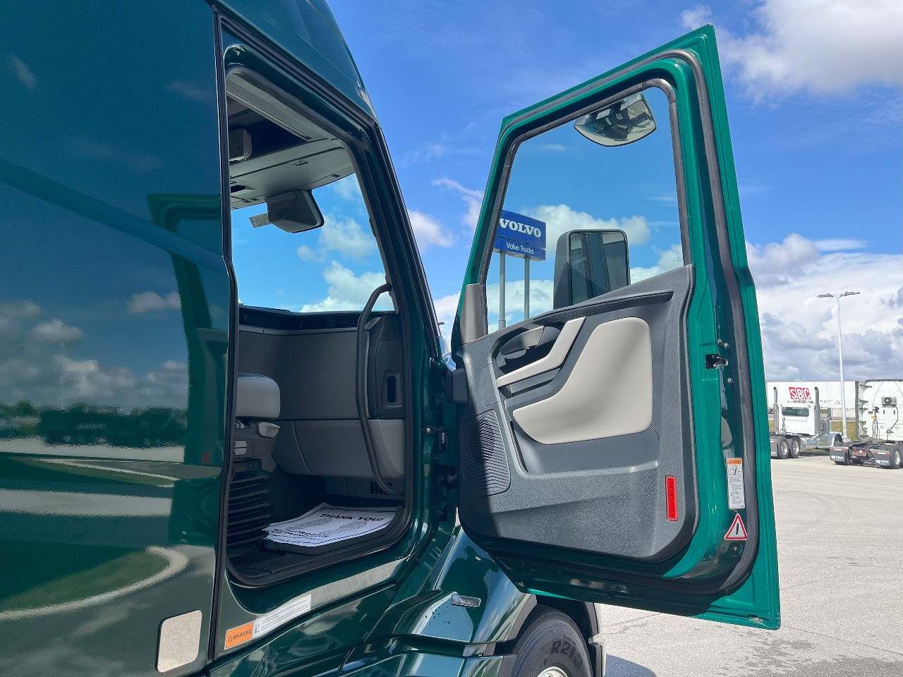 2026 Volvo - image 19