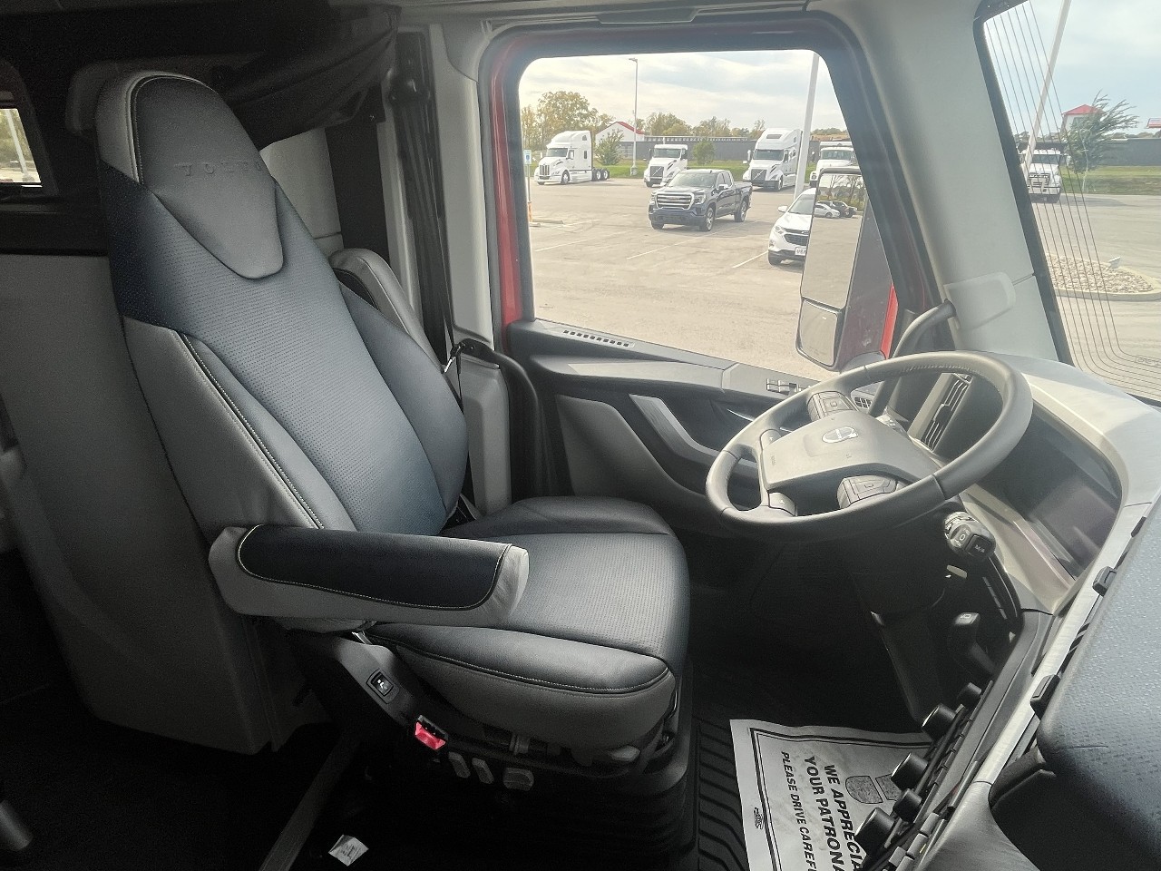 2026 Volvo - image 14