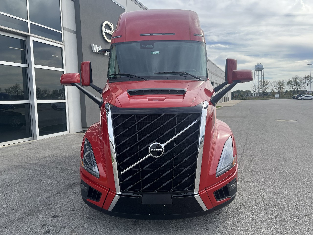 2026 Volvo - image 2