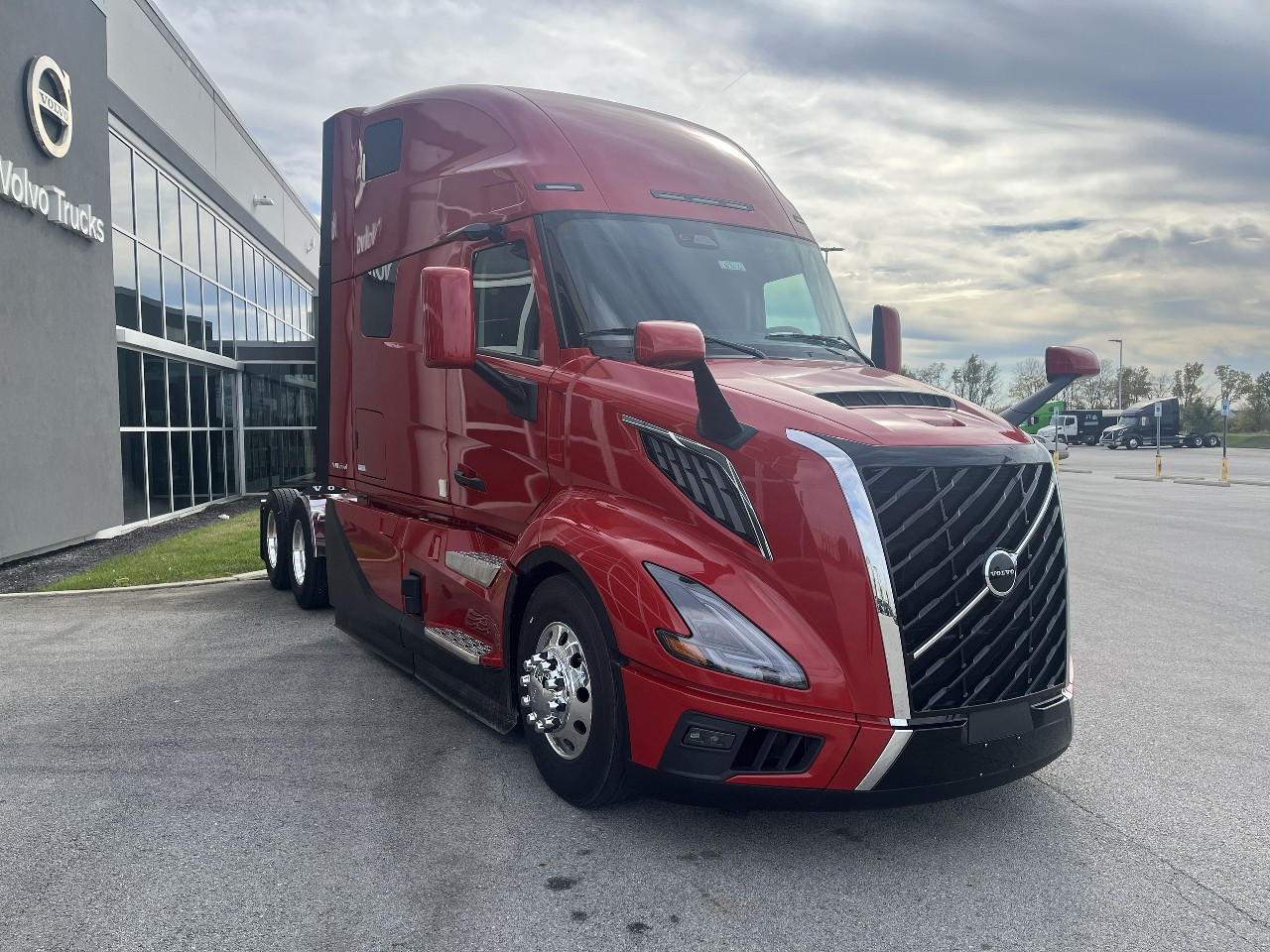 2026 Volvo - image 3