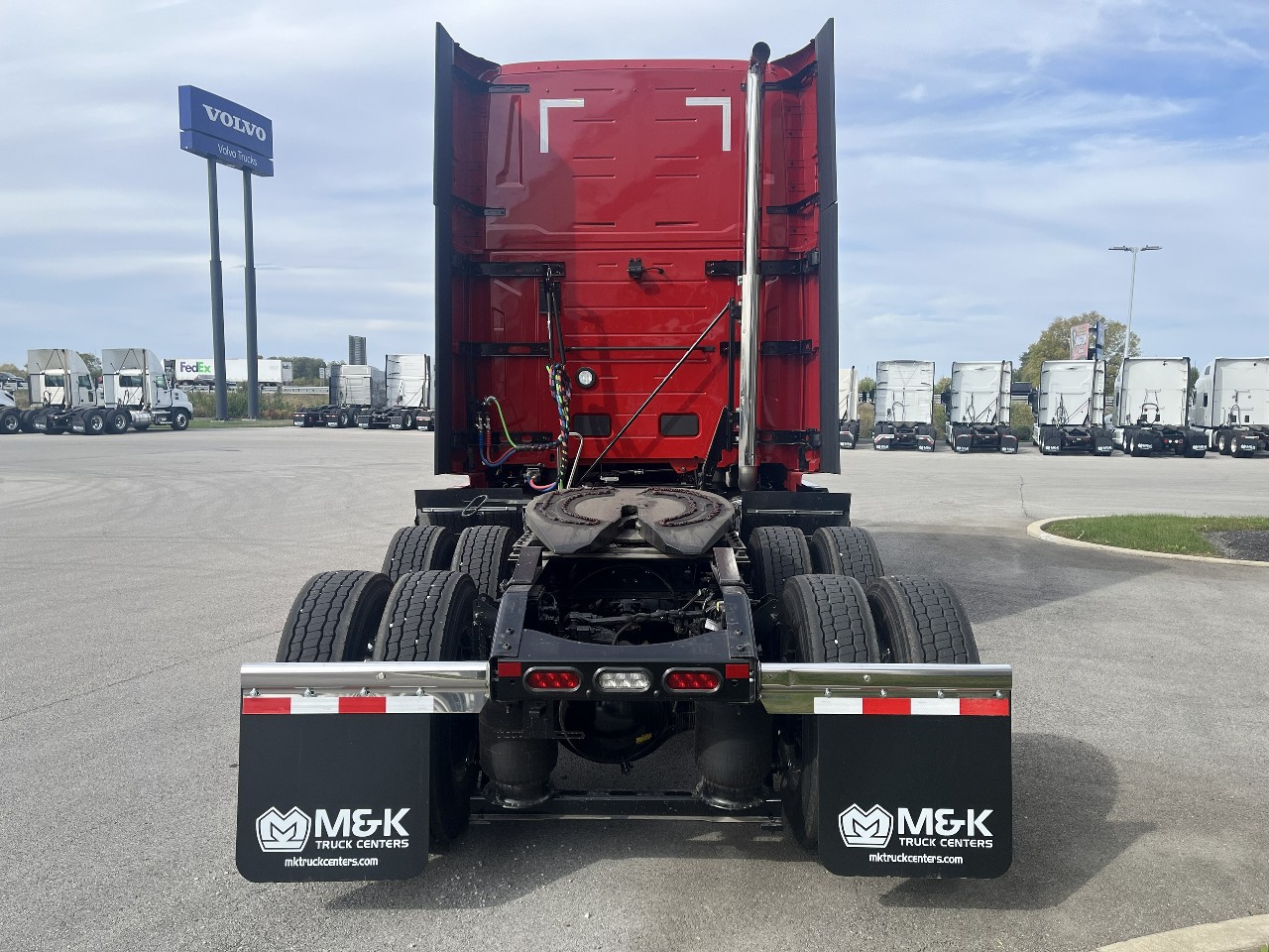 2026 Volvo - image 6