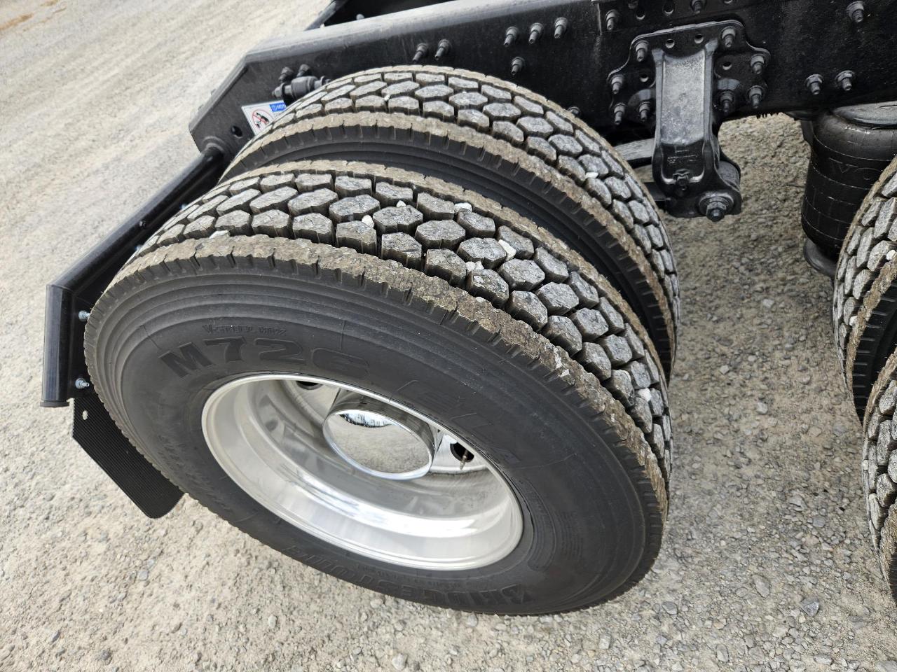 2026 Volvo - image 10