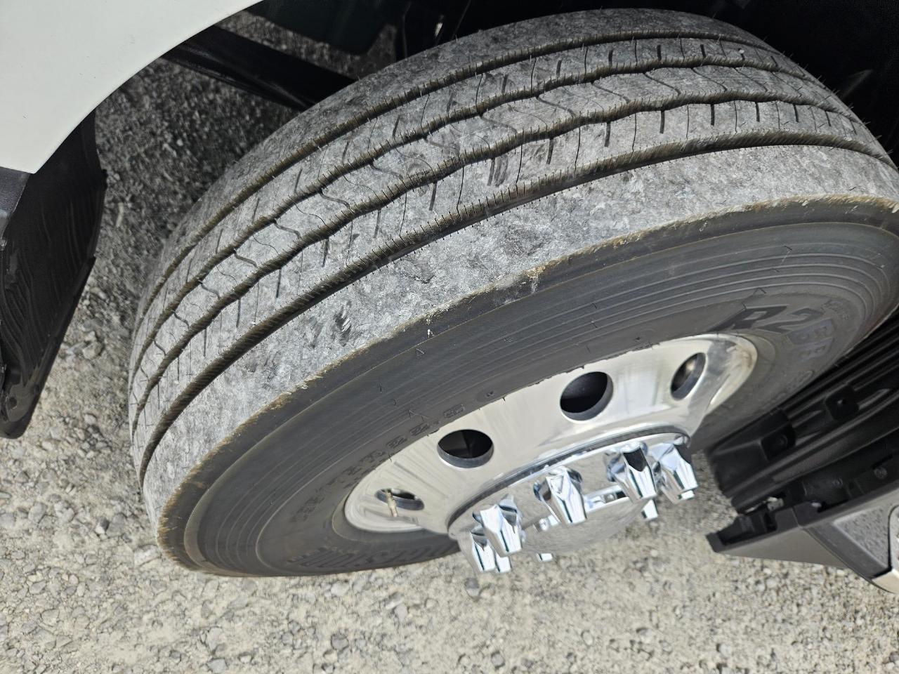 2026 Volvo - image 11