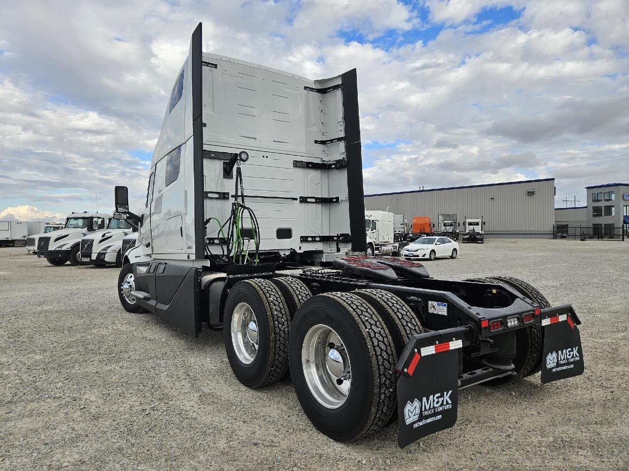 2026 Volvo - image 4