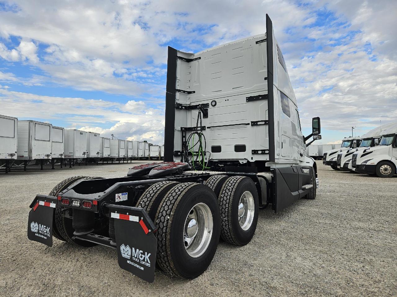 2026 Volvo - image 6