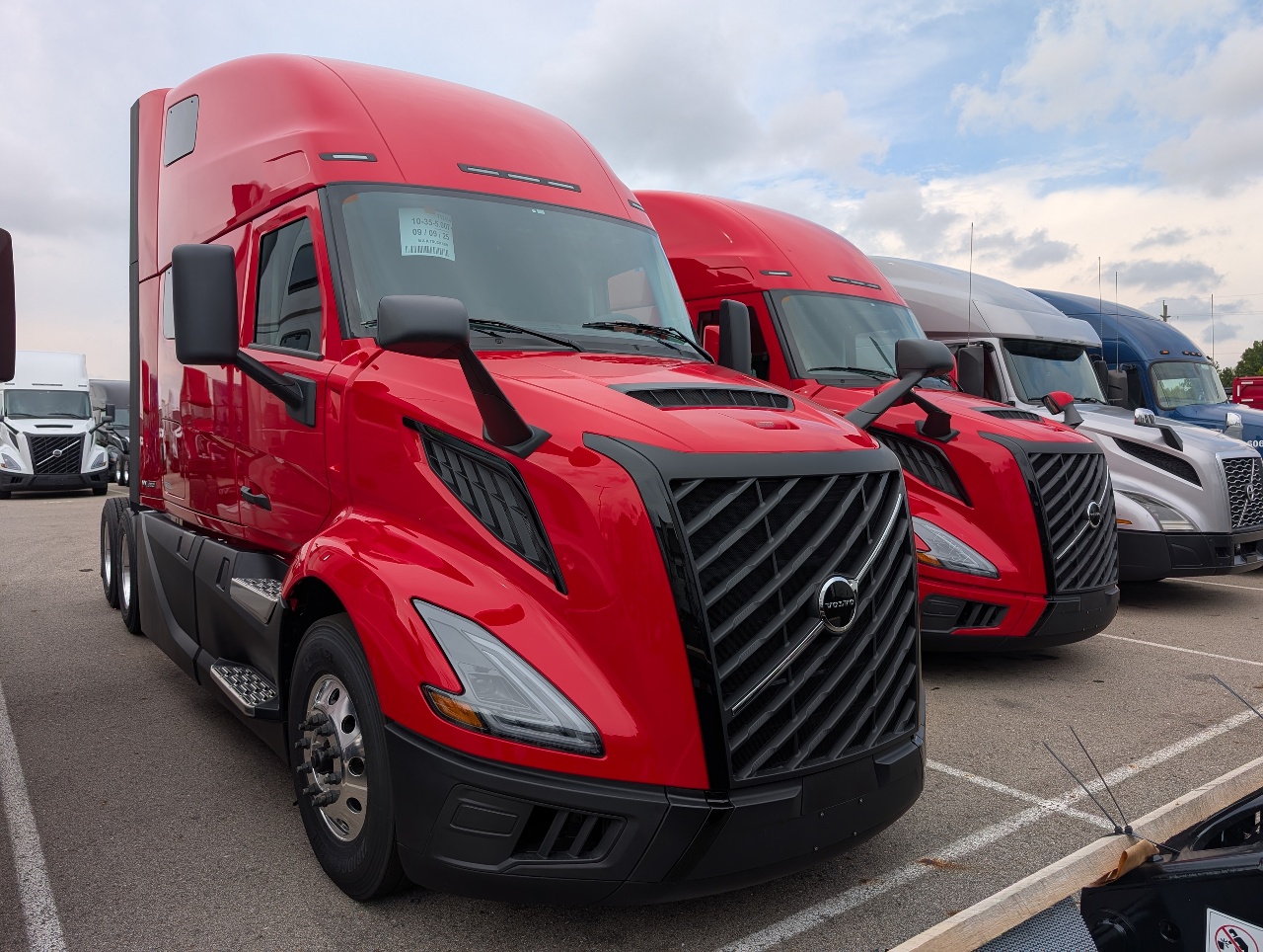 2026 Volvo - image 6