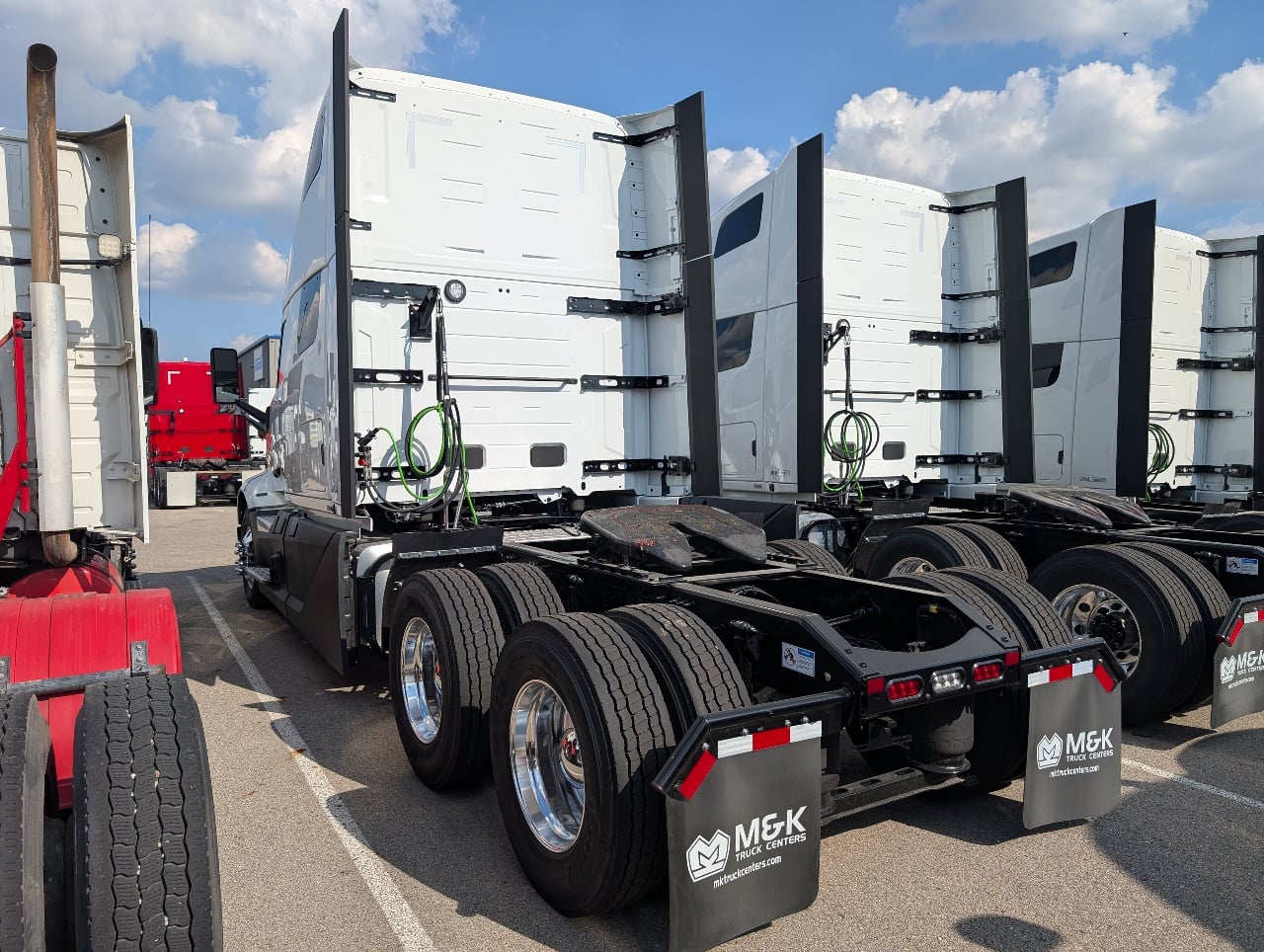 2026 Volvo - image 3