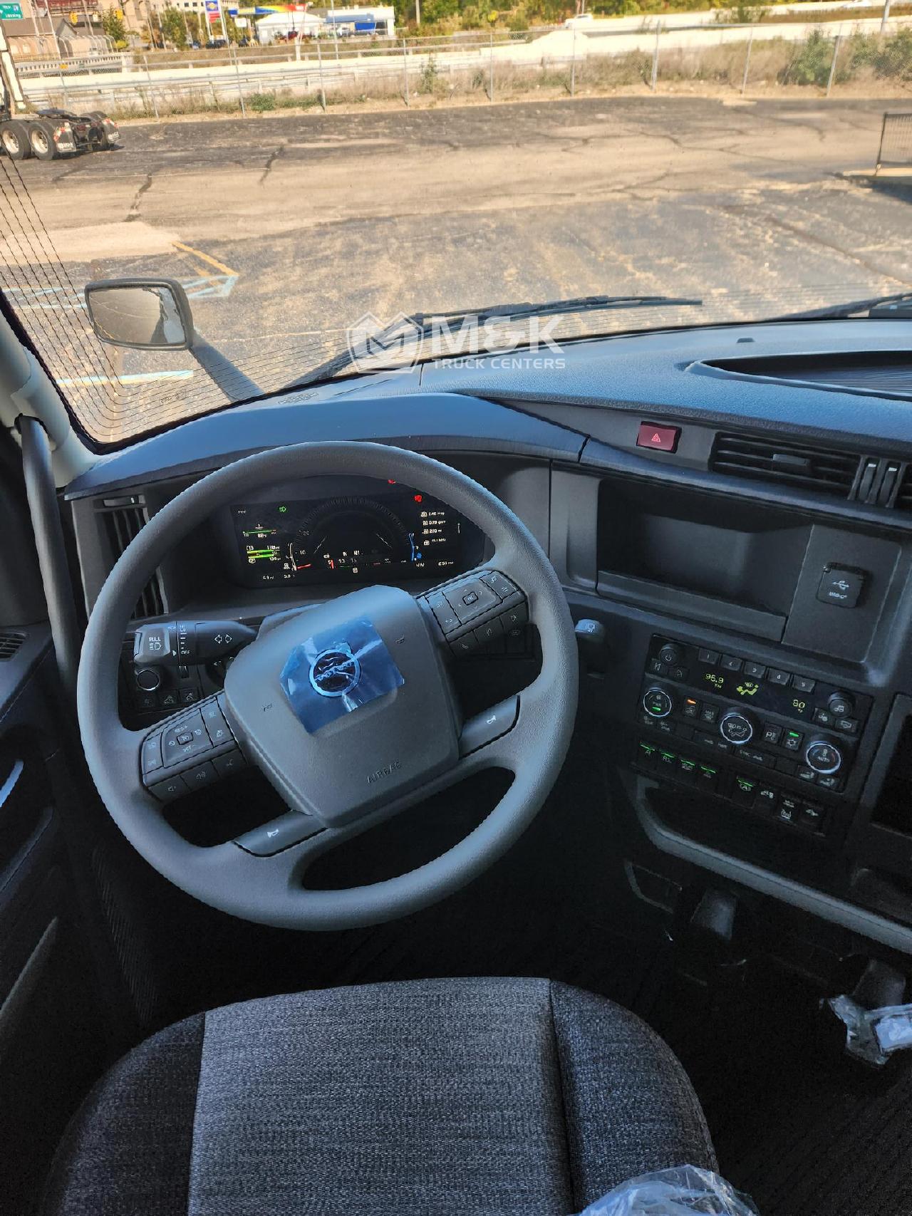 2026 Volvo - image 7