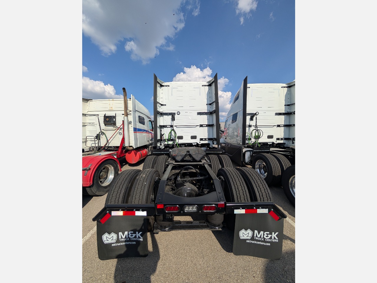 2026 Volvo - image 4