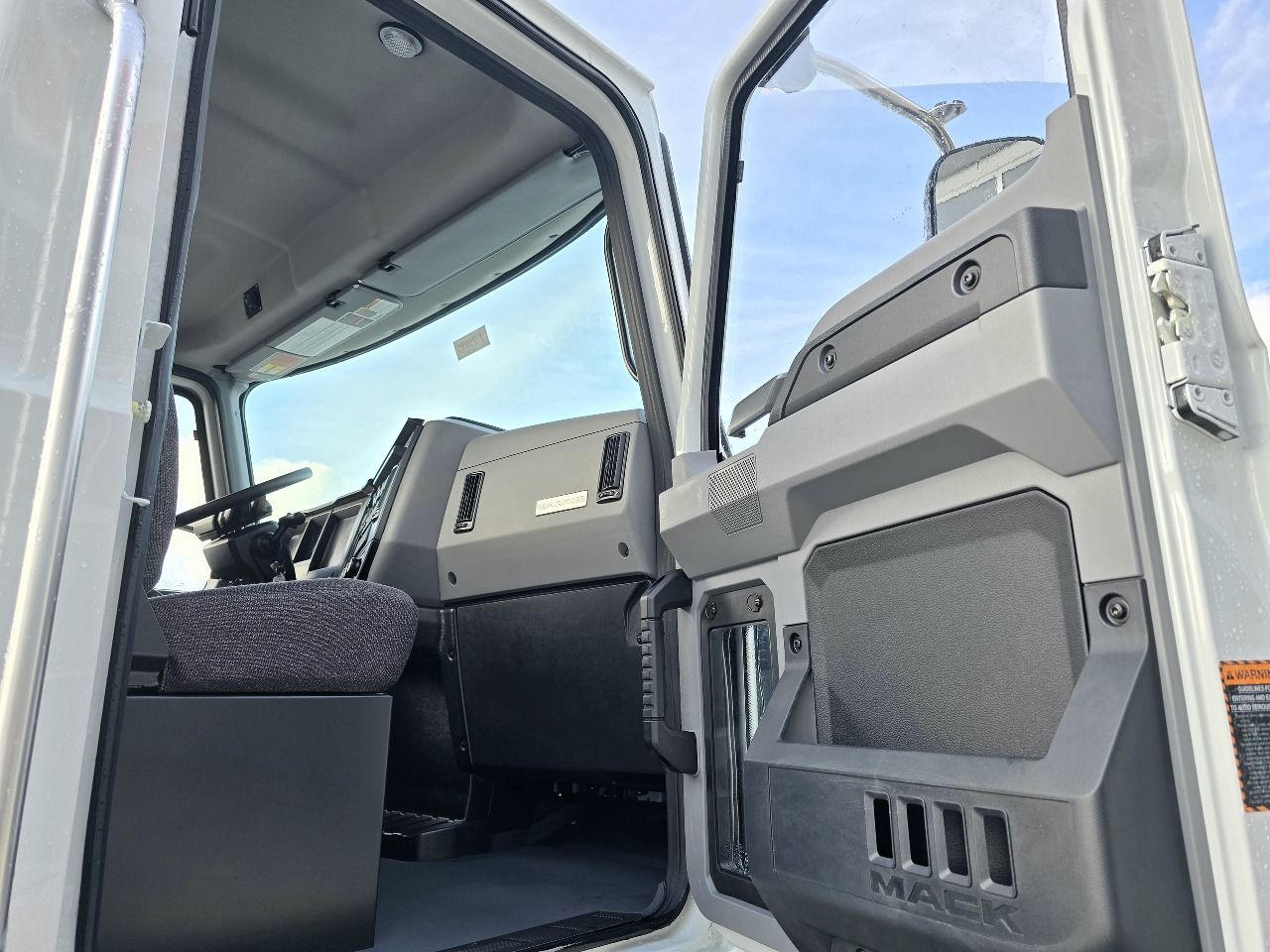 2025 Mack - image 11