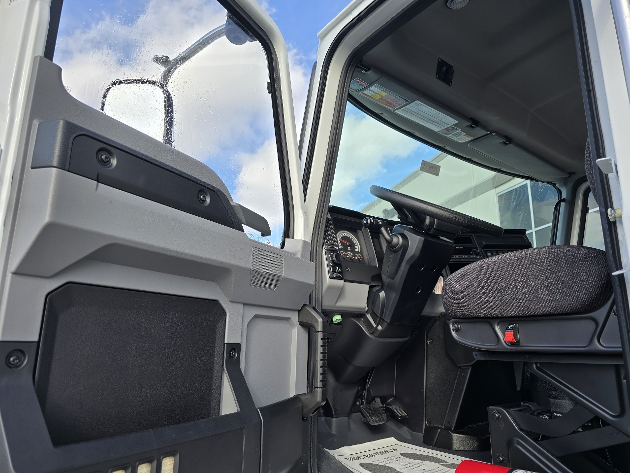2025 Mack - image 8