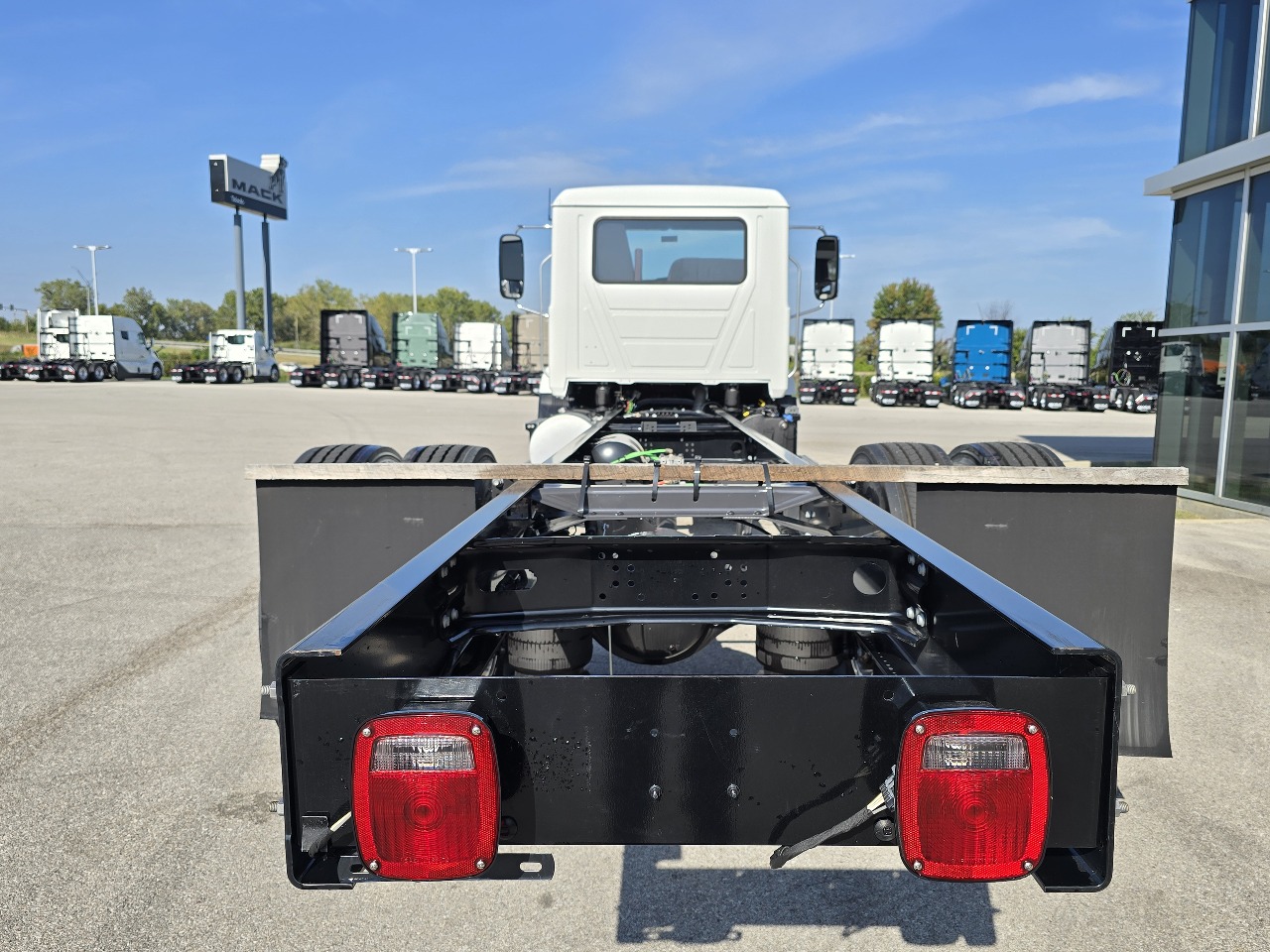 2025 Mack - image 4
