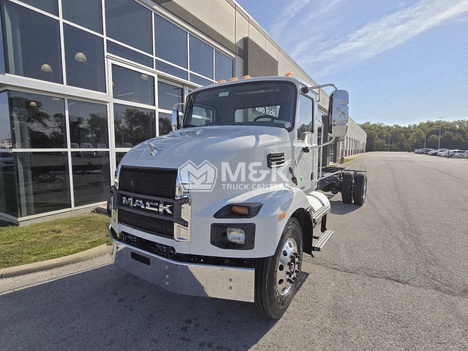 2025-mack-md-md6-251-wb-cab-chassis-truck #320360