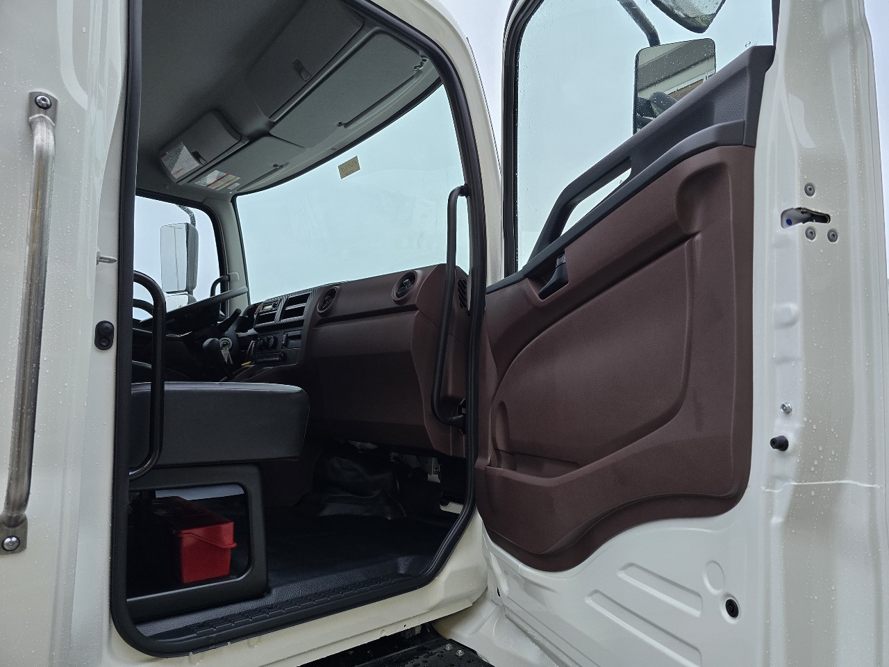 2025 Hino - image 10