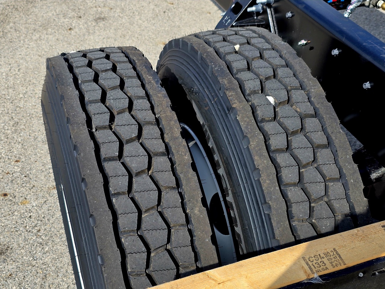 2025 Hino - image 11