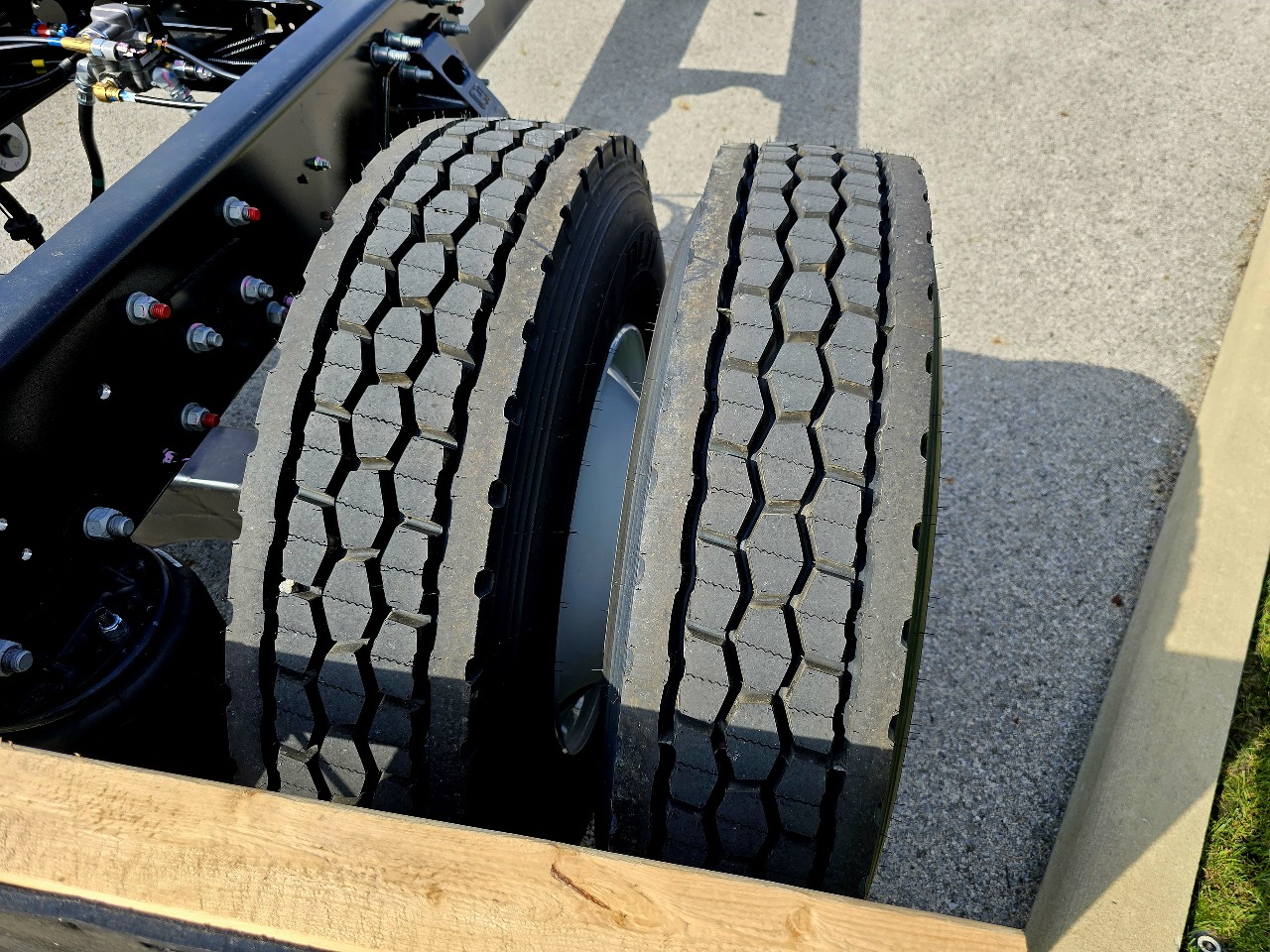 2025 Hino - image 12