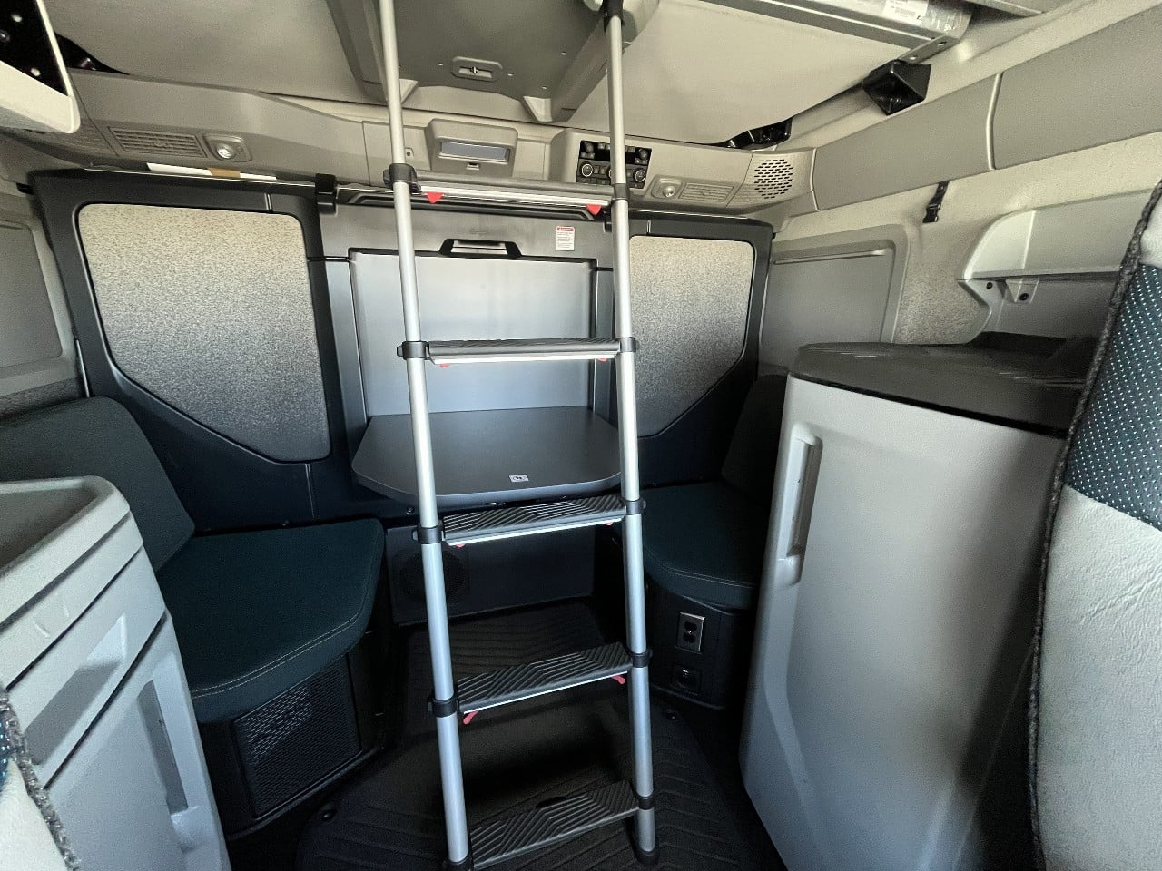 2026 Volvo - image 15