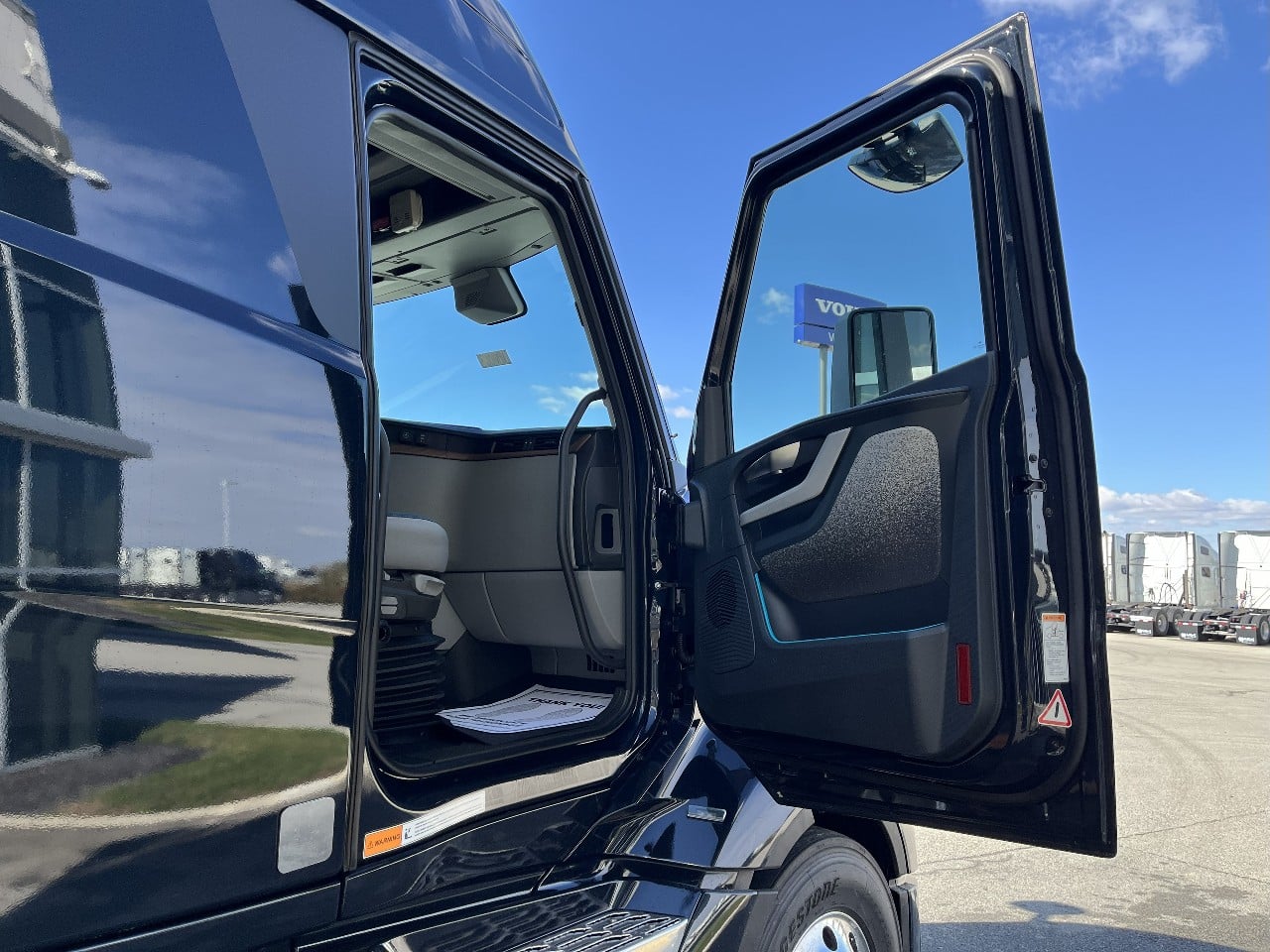 2026 Volvo - image 18