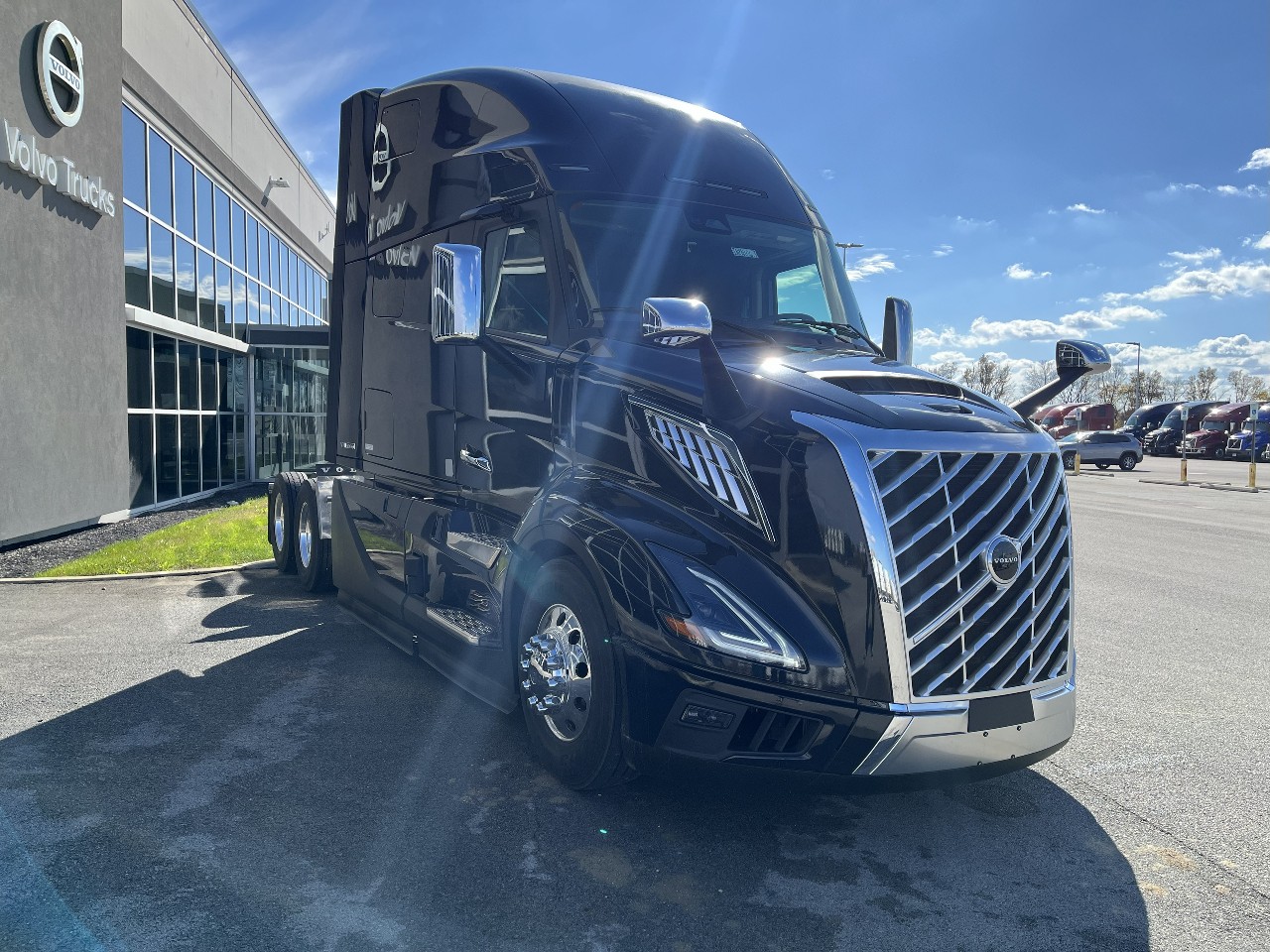 2026 Volvo - image 3